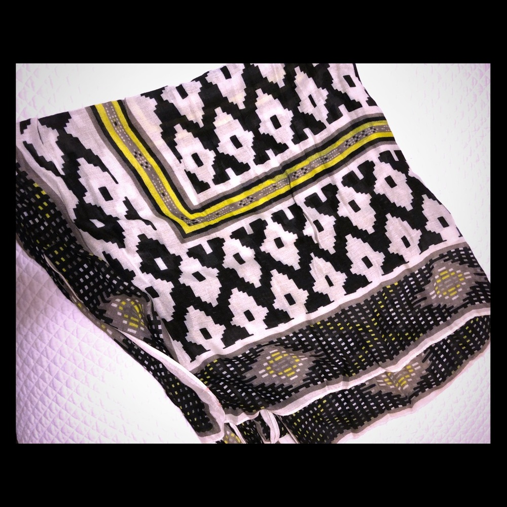 Aztec Scarf - Picture 2 of 3